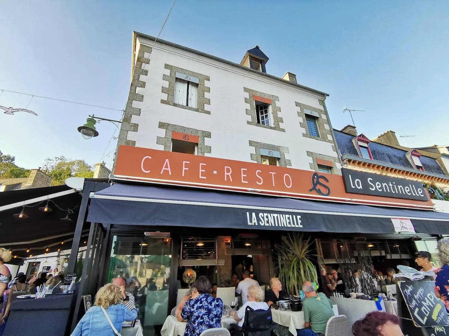 RESTAURANT & BAR "LA SENTINELLE"